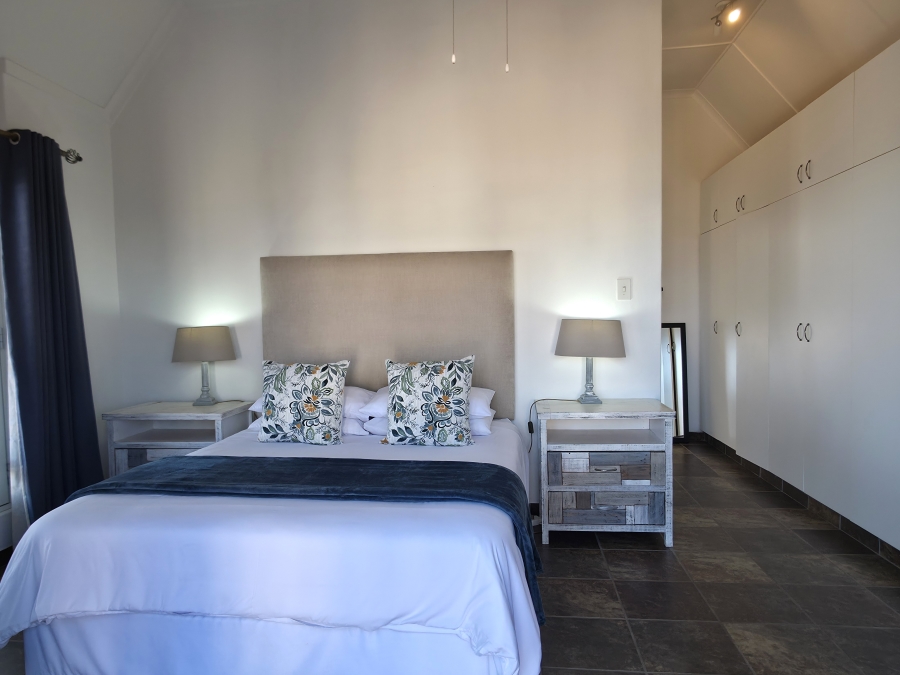 5 Bedroom Property for Sale in Wavecrest Eastern Cape